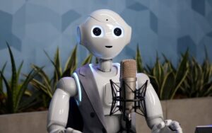 רובוט מדבר למיקרופון בפודקאסט